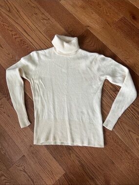 Cashmere Large Yellow Turtleneck Sweater